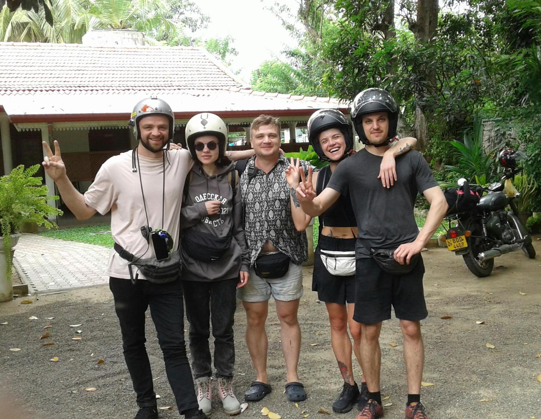 Vishmee Holiday Inn Embilipitiya Bagian luar foto