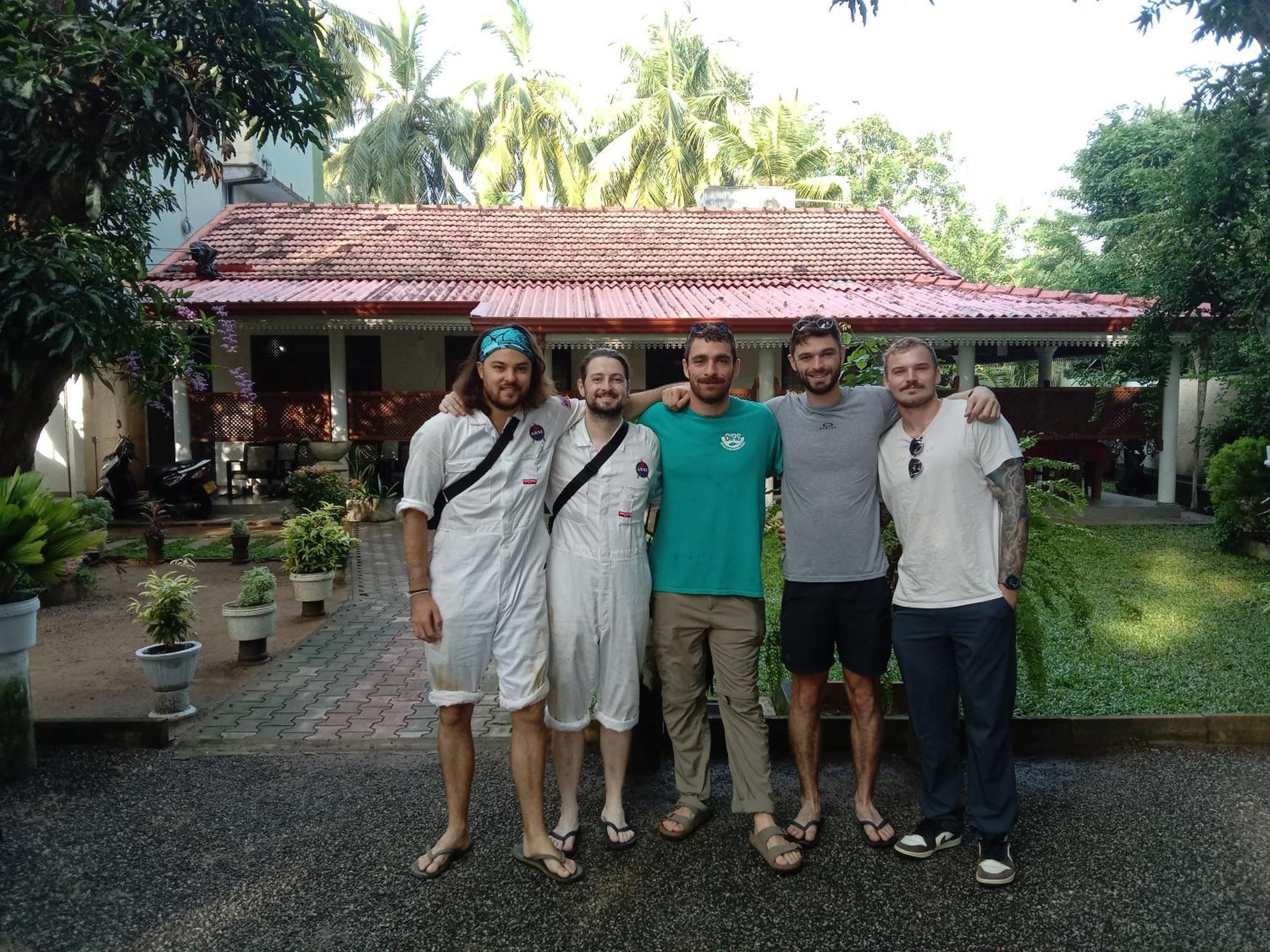 Vishmee Holiday Inn Embilipitiya Bagian luar foto