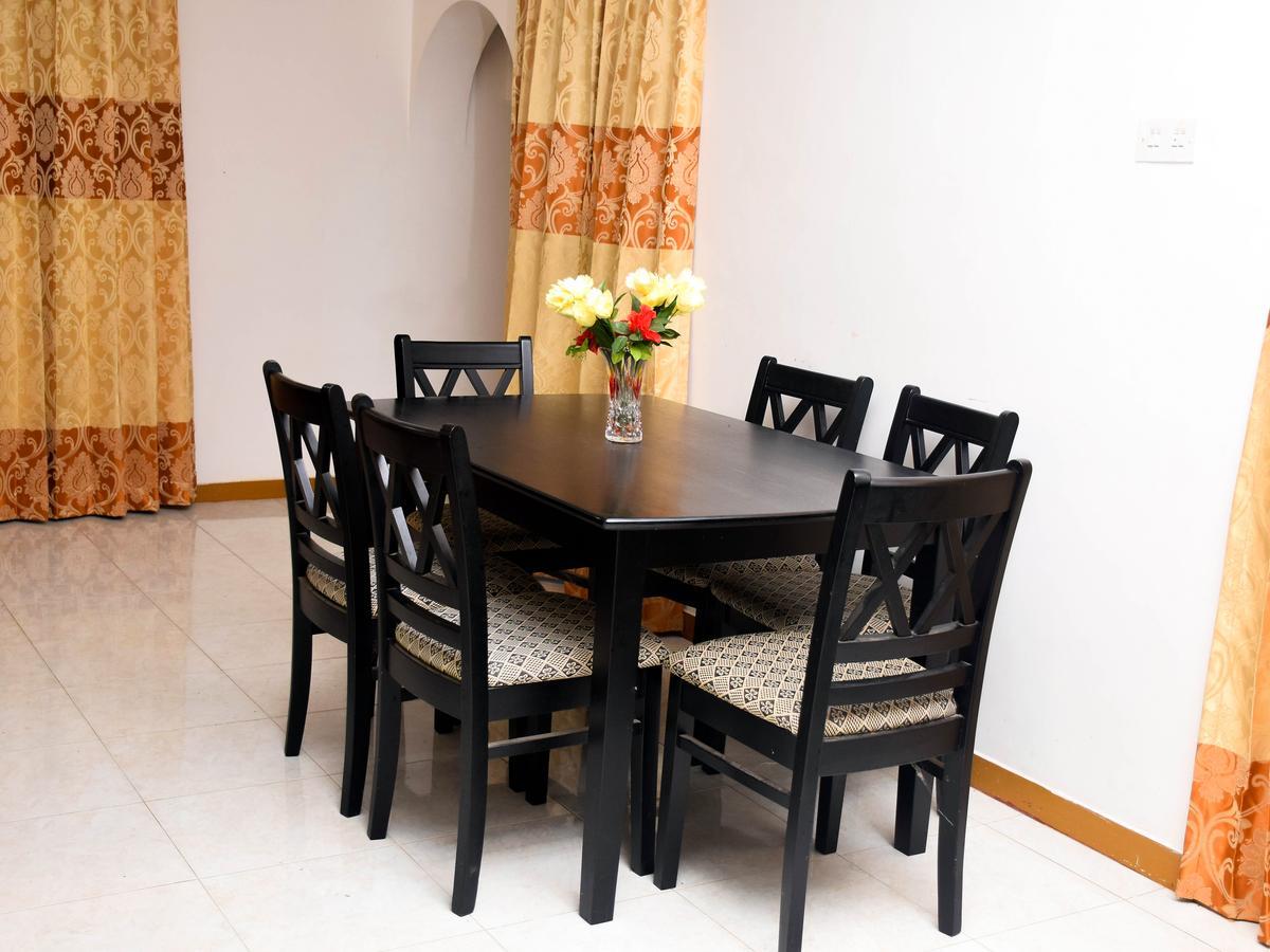 Vishmee Holiday Inn Embilipitiya Bagian luar foto