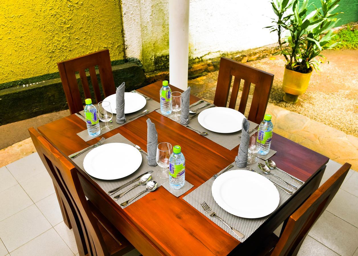 Vishmee Holiday Inn Embilipitiya Bagian luar foto